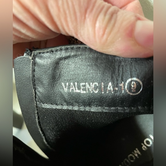 Brand new BOOTS - Picture 6 of 8